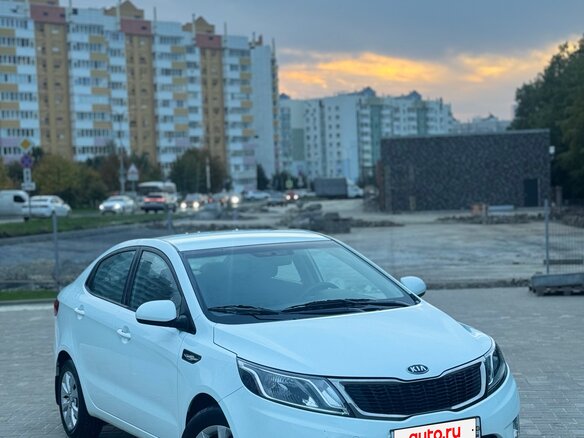 2012 Kia Rio 5-speed III, белый - вид 1