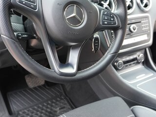 2016 Mercedes-Benz A-Класс 180 III (W176) Рестайлинг, белый, 1850000 рублей, вид 3