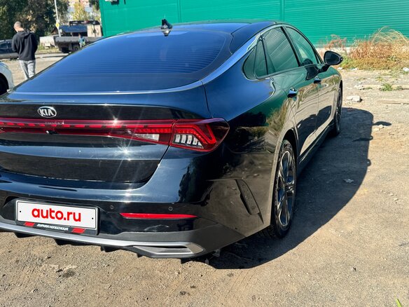2021 Kia K5 III, чёрный, 2550000 рублей - вид 6