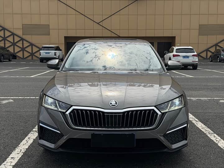 Открыть фотографии: Skoda Octavia IV (A8)