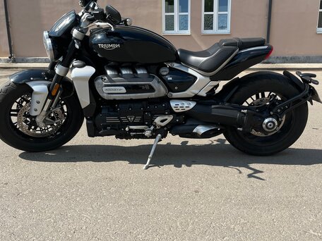 2020 Triumph Rocket 3, чёрный, 1600000 рублей, вид 3