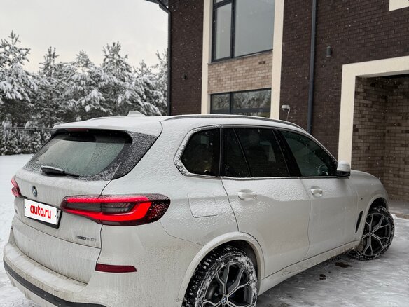 2020 BMW X5 40i IV (G05/G18), белый, 6500000 рублей - вид 9