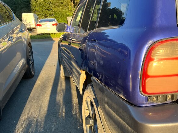 1999 Toyota RAV4 I (XA10), синий, 350000 рублей - вид 14