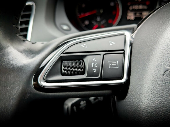 2017 Audi Q3 I (8U) Рестайлинг, чёрный, 2399000 рублей - вид 25