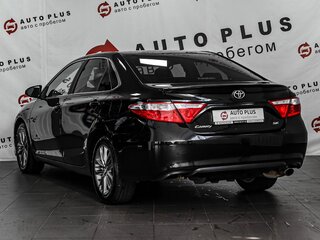 2015 Toyota Camry VII (XV50) Рестайлинг, чёрный, 1820000 рублей, вид 2