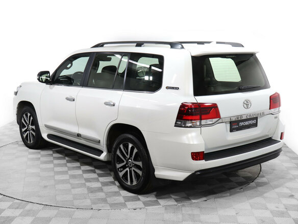 2017 Toyota Land Cruiser 200 Series Рестайлинг 2, белый - вид 6