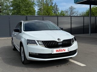 2018 Skoda Octavia III (A7) Рестайлинг, белый, 2000000 рублей, вид 3