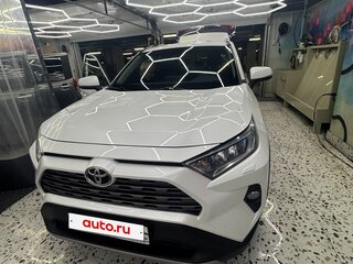 2021 Toyota RAV4 V (XA50), белый, 2800000 рублей, вид 1