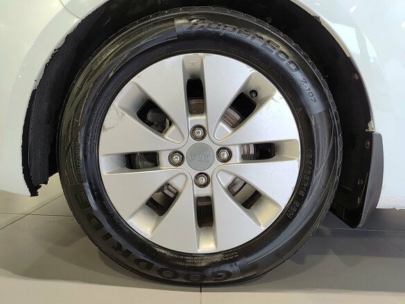 2013 Kia Rio 5-speed III, белый, 640000 рублей - вид 17