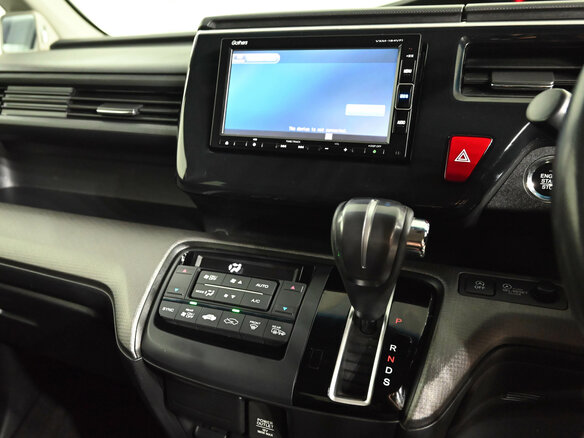 2018 Honda Stepwgn Spada V Рестайлинг, синий, 2400000 рублей - вид 17