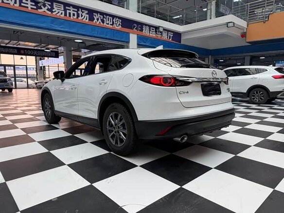 2021 Mazda CX-4 I Рестайлинг, белый, 1620000 рублей - вид 5