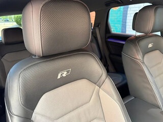 2021 Volkswagen Touareg III, чёрный, 5640000 рублей, вид 3