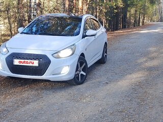 2012 Hyundai Solaris I, белый, 400000 рублей, вид 2