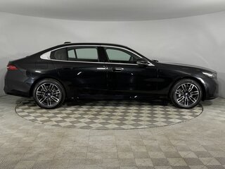 2025 BMW 5 серии Long 530Li xDrive VIII (G60/G61/G68), чёрный, 8400000 рублей, вид 3
