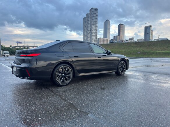 2022 BMW 7 серии 740d xDrive VII (G70), чёрный, 10300000 рублей - вид 13