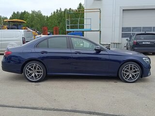 2021 Mercedes-Benz E-Класс 200 V (W213, S213, C238) Рестайлинг, синий, 4890000 рублей, вид 4