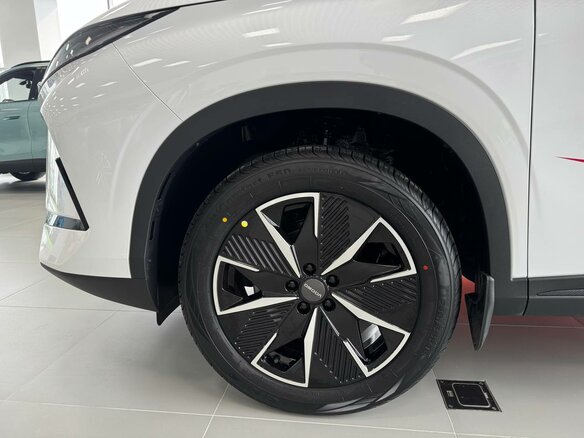 2026 Omoda C5 II, белый, 2779000 рублей - вид 9