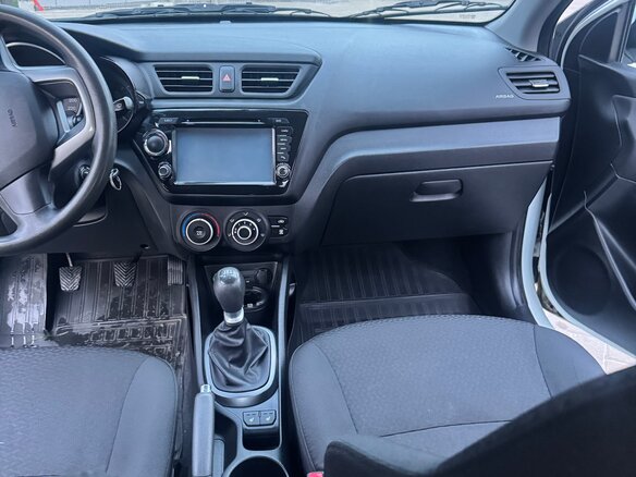 2012 Kia Rio 5-speed III, белый - вид 9