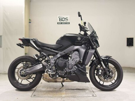 2025 Yamaha MT-09 (FZ-09), чёрный, 1277000 рублей, вид 2