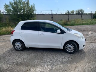 2010 Toyota Vitz II (XP90), белый, 600000 рублей, вид 5