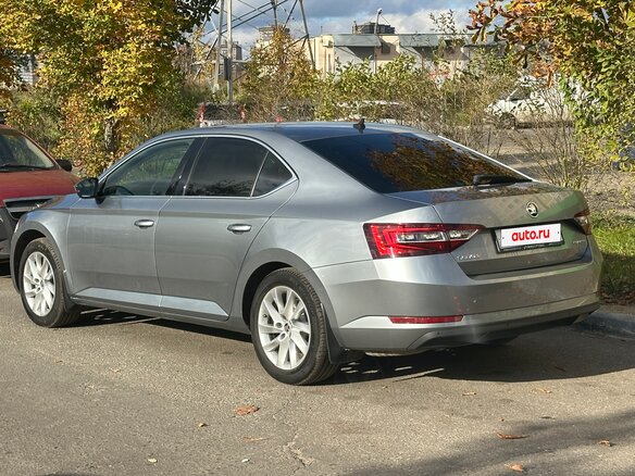 2015 Skoda Superb III, серый, 1790000 рублей - вид 10