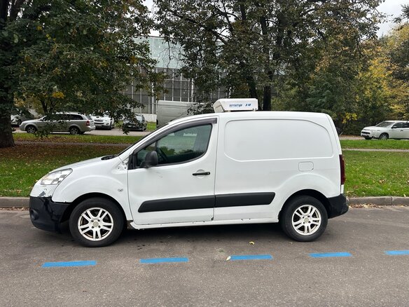 2012 Peugeot Partner, белый, 500000 рублей - вид 2