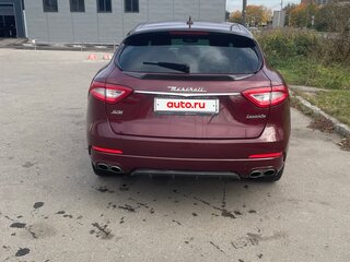 2017 Maserati Levante S I, красный, 3700000 рублей, вид 4