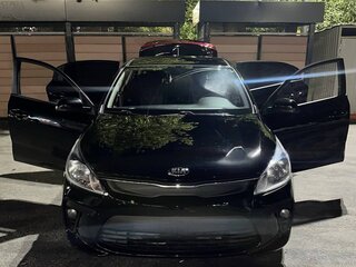 2018 Kia Rio IV, чёрный, 1350000 рублей, вид 3