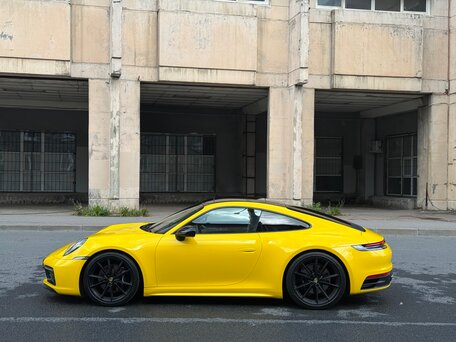 2019 Porsche 911 Carrera 4S VIII (992), чёрный, 11500000 рублей, вид 4