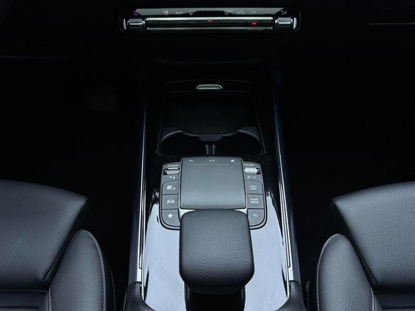 2022 Mercedes-Benz GLA 180 II (H247), белый, 2419000 рублей - вид 9