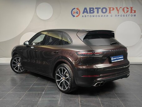 2018 Porsche Cayenne Turbo III, коричневый, 5500000 рублей, вид 2