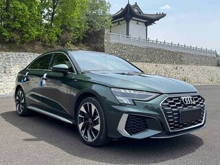 2023 Audi A3 35 TFSI IV (8Y), зелёный, 2200000 рублей, вид 1