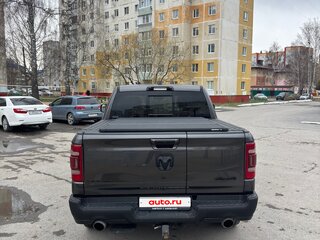 2021 Ram 1500 Crew Cab eTorque V, серый, 7800000 рублей, вид 5