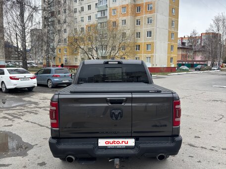 2021 Ram 1500 Crew Cab eTorque V, серый, 8100000 рублей, вид 5