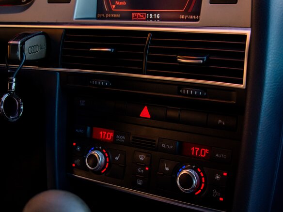 2006 Audi A6 III (C6), красный, 770000 рублей - вид 27