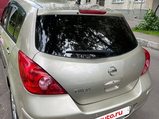 2011 Nissan Tiida I Рестайлинг, коричневый, 600000 рублей, вид 3