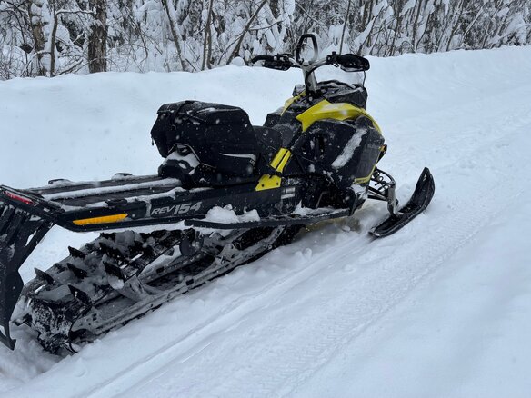 2016 BRP Ski-Doo Summit 850, жёлтый, 1250000 рублей - вид 2
