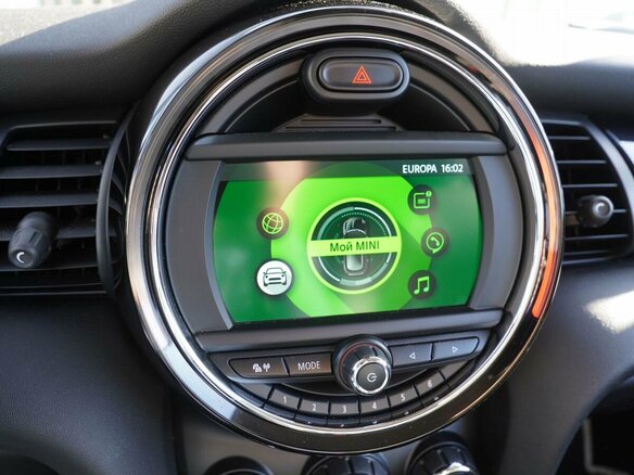 2021 Mini Hatch Cooper III (F55/F56) Рестайлинг 2, белый, 2580000 рублей - вид 20