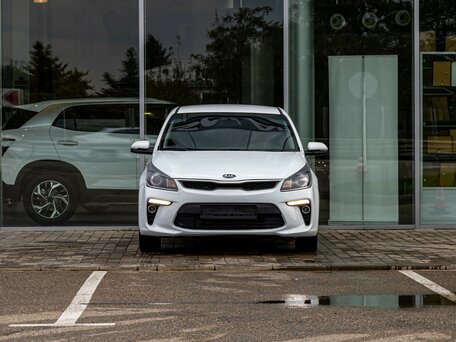 2017 Kia Rio IV, белый, 1295000 рублей, вид 2