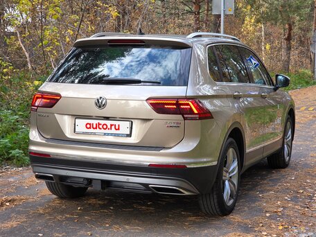 2017 Volkswagen Tiguan II, бежевый, 2650000 рублей, вид 3