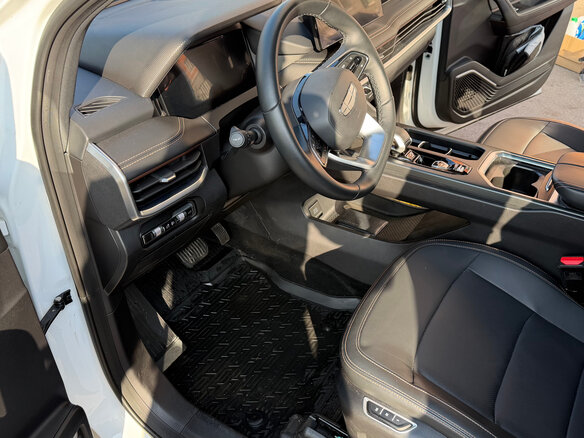 2024 Geely Okavango I Рестайлинг, белый, 2900000 рублей - вид 6
