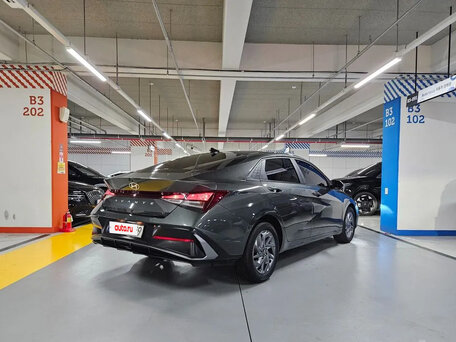 2023 Hyundai Avante VII Рестайлинг, серый, 1990000 рублей, вид 3