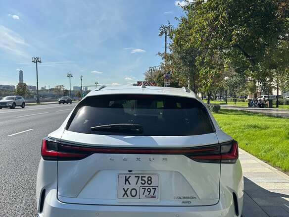 2022 Lexus NX 350h II, белый, 6000000 рублей - вид 2