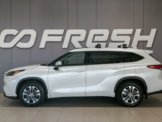 2022 Toyota Highlander IV (XU70), белый, 4305000 рублей, вид 4