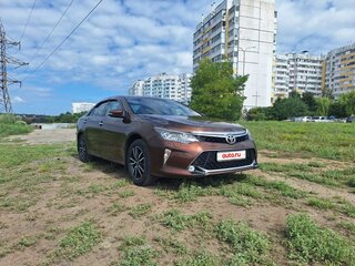 2017 Toyota Camry VII (XV50) Рестайлинг 2, коричневый, 2300000 рублей, вид 3
