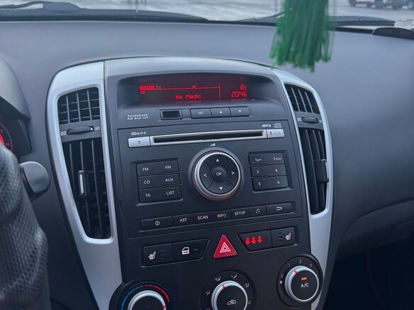 2010 Kia Ceed I Рестайлинг, серебристый, 750000 рублей - вид 11