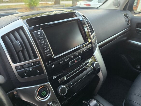 2015 Toyota Land Cruiser 200 Series Рестайлинг 1, белый - вид 31