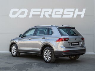 2017 Volkswagen Tiguan II, серебристый, 2000000 рублей, вид 2