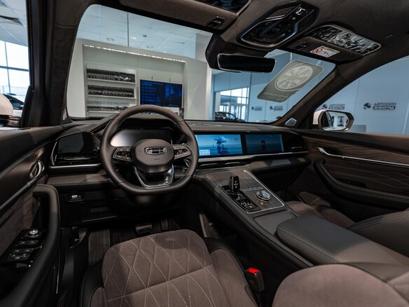 2026 Geely Monjaro I Рестайлинг, белый - вид 15