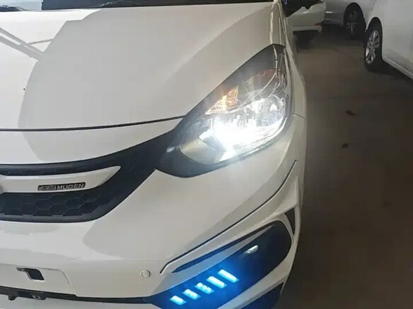 2023 Honda Fit IV Рестайлинг, белый, 1230000 рублей - вид 16